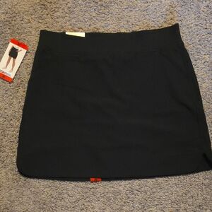 32 Degrees Black Mini Skirt - Sleek Stretch Design